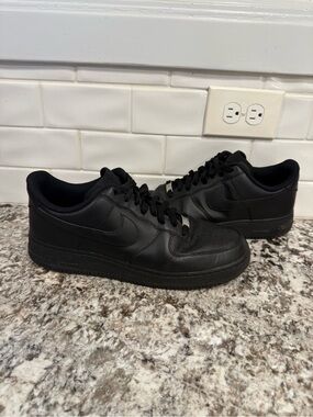 Men’s Nike Air Force One Black (size 12.5)